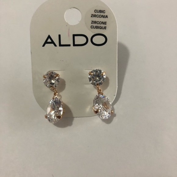 5/30 Deal Cubic zirconia earring - Picture 3 of 3